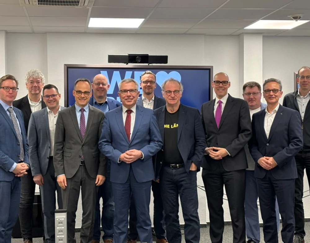 Gruppenfoto der Teilnehmenden am „Kooperationsraum für Verwaltungsmodernisierung in föderalen Strukturen“