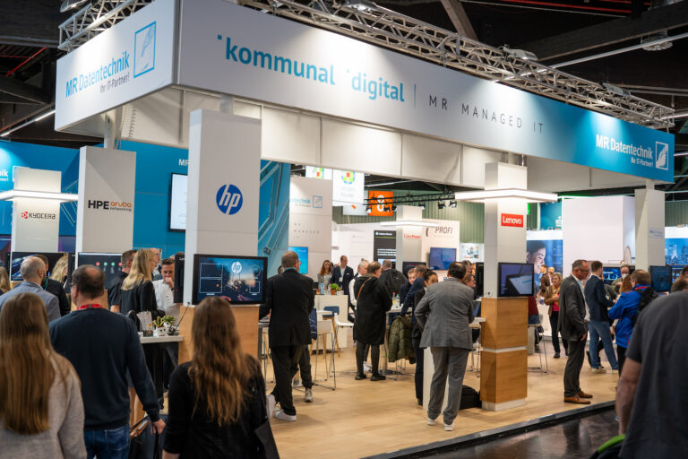 Der Messestand von MR Datentechnik auf der Kommunale 2025.