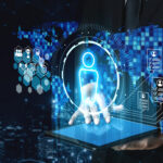 Abstrakt dargestelltes leuchtendes Personalnetzwerk, im Hintergrund scrollt eine Person auf einem Tablet.