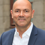 Porträtaufnahme von Alexander Stricker.