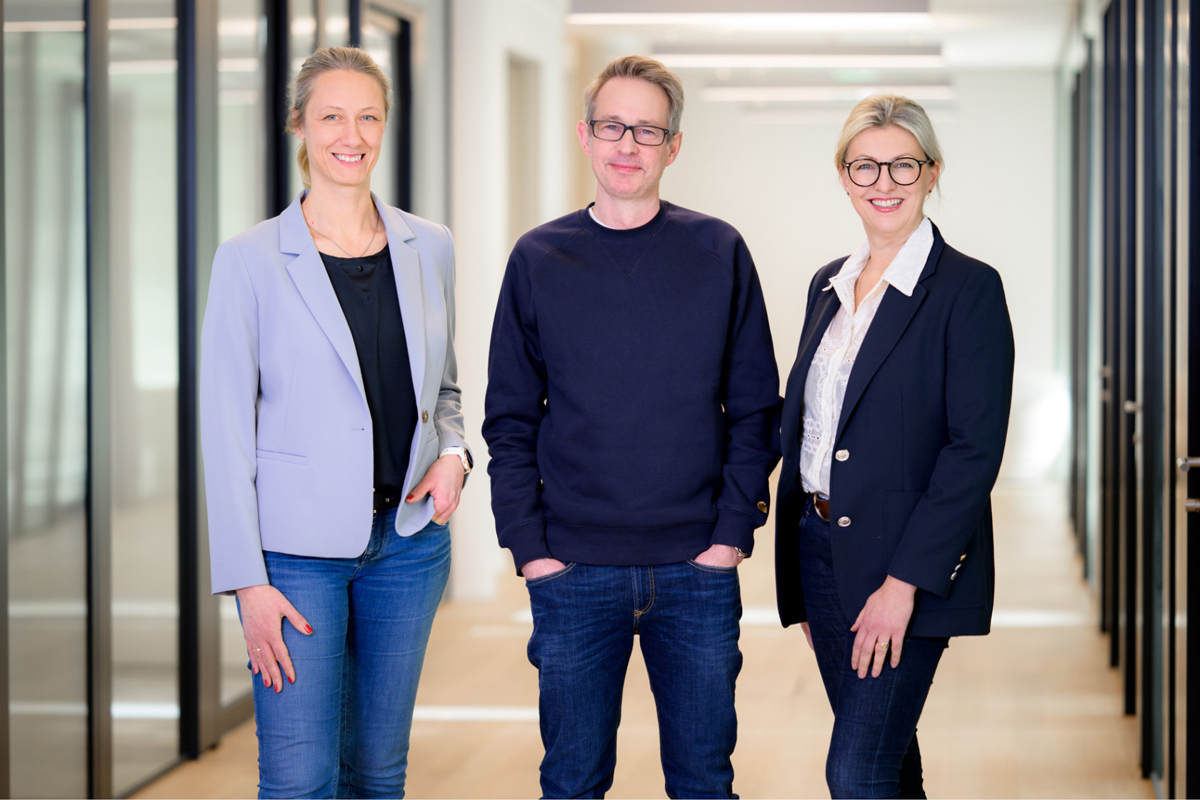 Die Geschäftsführung der Little Bird Group steht zum Foto versammelt.