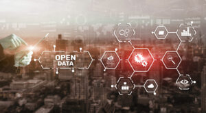 KI-Overlay-Komposition mit Open Data-Symbolen vor Stadtlandschaft