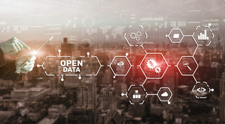 KI-Overlay-Komposition mit Open Data-Symbolen vor Stadtlandschaft