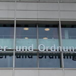 Blick auf ein Gebäude mit der Aufschrift Bürger- und Ordnungsamt.