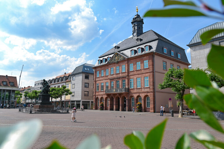 Blick auf das Rathaus der Stadt Hanau.