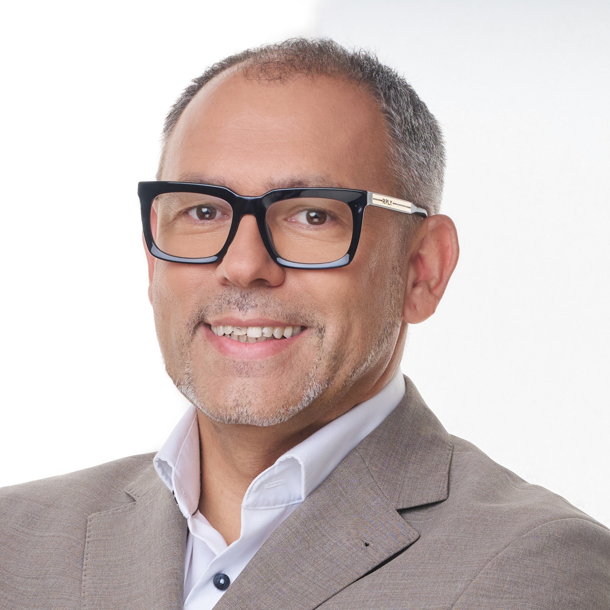 Porträtaufnahme von Nikolaus Reisel.