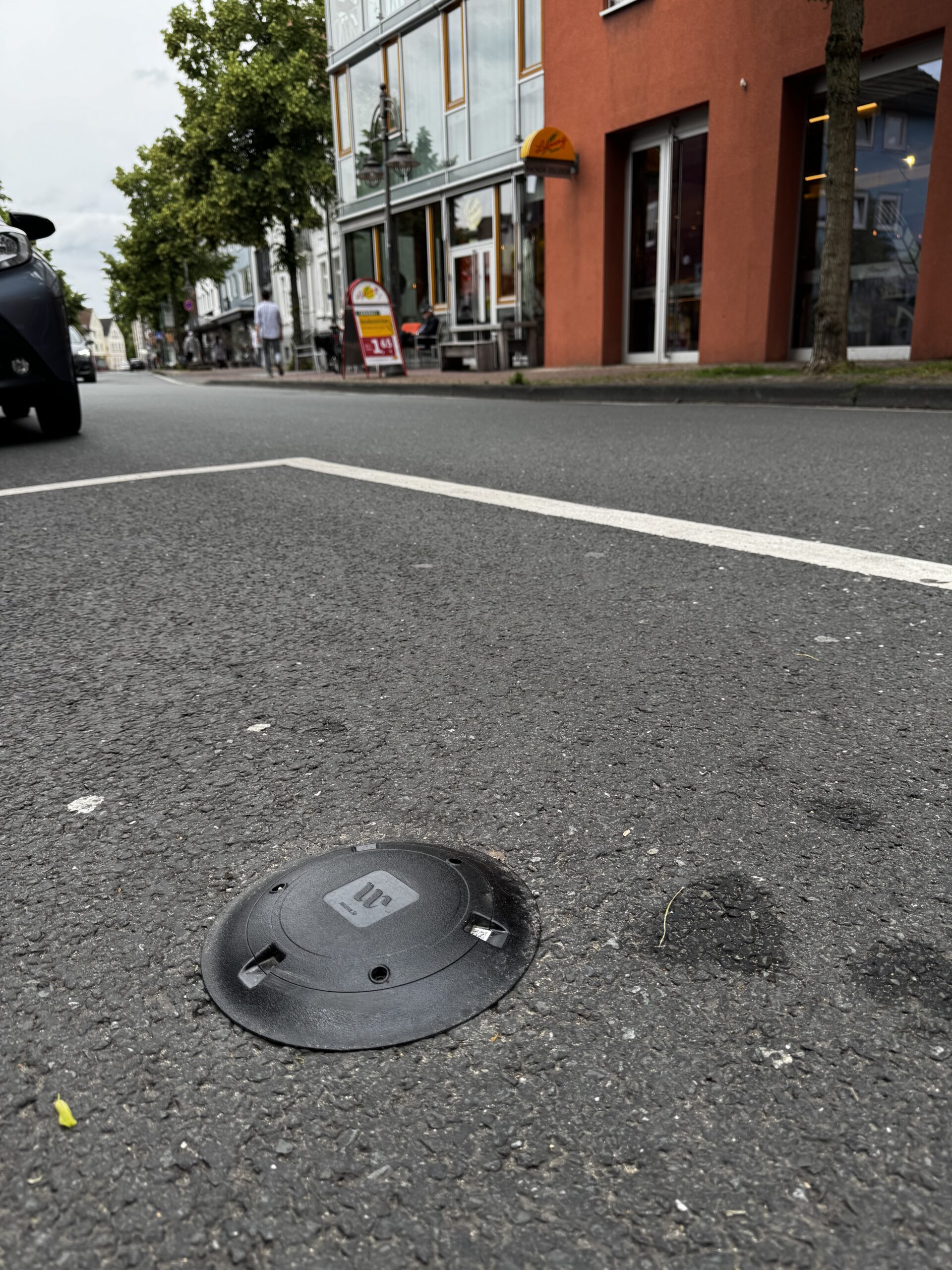 Bodensensor in einer Straße in Gütersloh