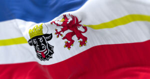 Nahaufnahme der Flagge von Mecklenburg-Vorpommern