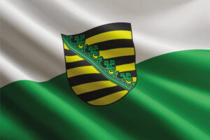Sachsen-Flagge im Wind