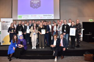 Gruppenfoto auf Bühne