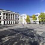 Rathaus und Rathausvorplatz in Krefeld