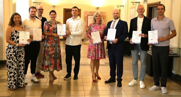 Gruppenfoto, Innenraum